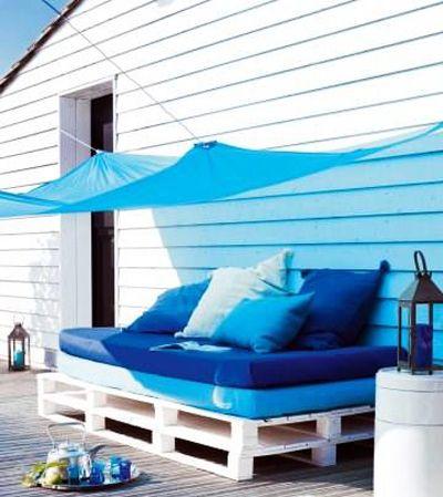 canape lit terrasse bleu - Décoration de jardin en objets de récup’ : des idées originales à découvrir