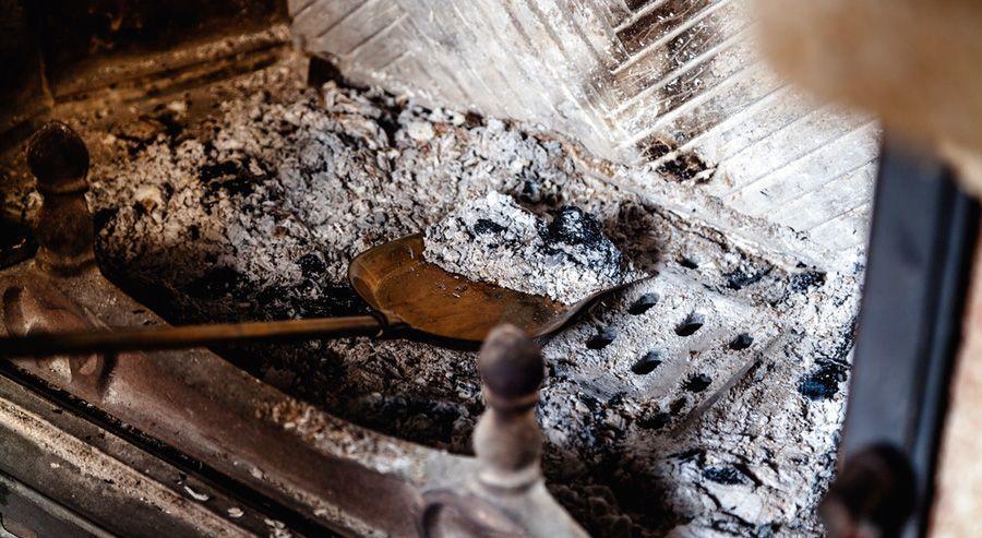 Depositphotos 176896672 m 2015 900 1 900x493 - Recycle wood ash in 7 useful and environmentally friendly ways