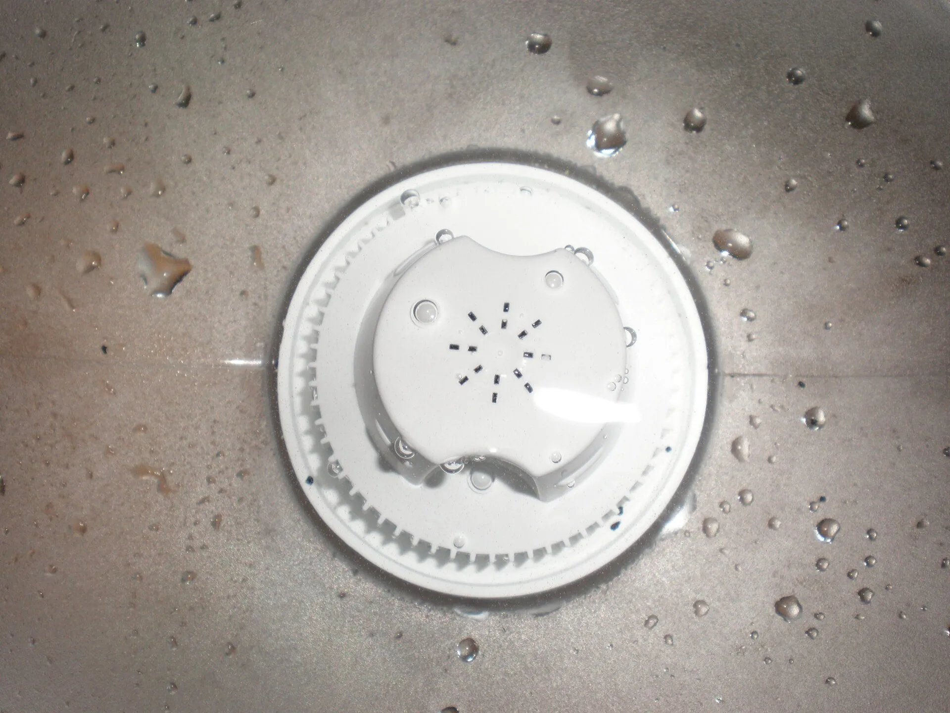 3 solutions plus saines pour mieux filtrer l’eau du robinet