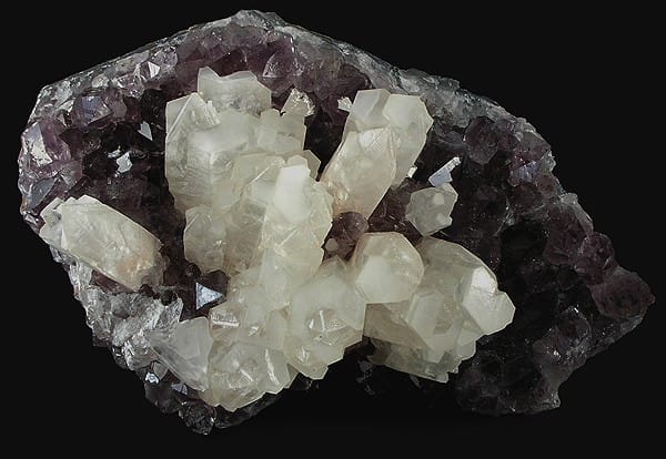 Améthyste, malachite et quartz rose : 3 pierres pour améliorer votre sommeil