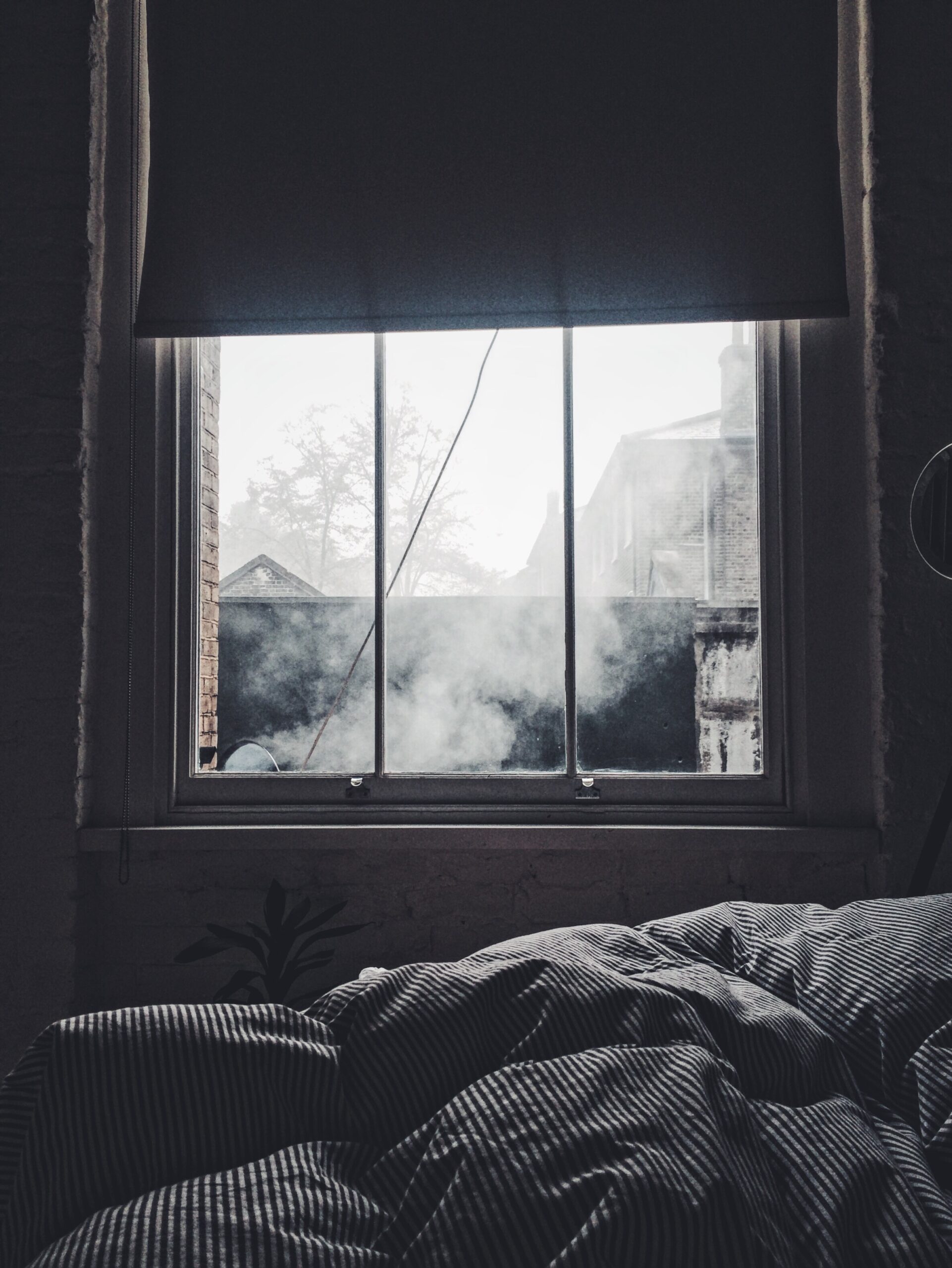 Chambre trop chaude ou trop sèche : comment le sentir et quoi changer pour mieux dormir